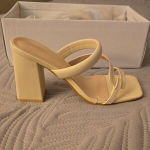 SHEIN Cream Strappy Block Heel Slide